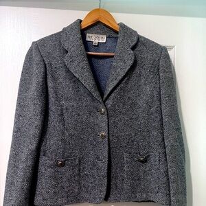Grey tweed St.John blazer
